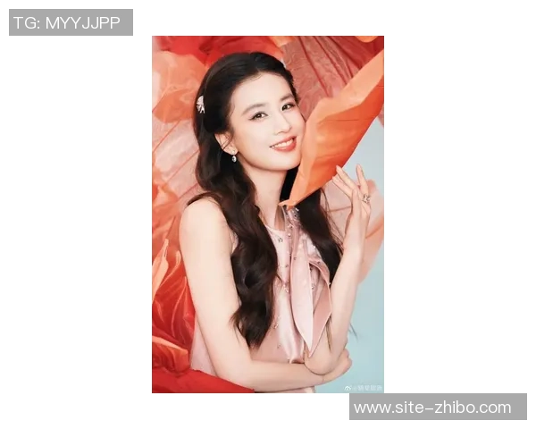 足球宝贝黄圣依展现魅力风采与球场激情的完美结合 足球宝贝黄圣依展现魅力风采与球场激情的完美结合